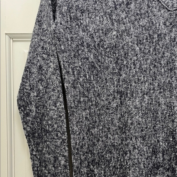 Michael Stars Navy & White Heathered Lightweight V Neck Sweater - Size Small - Picture 7 of 16